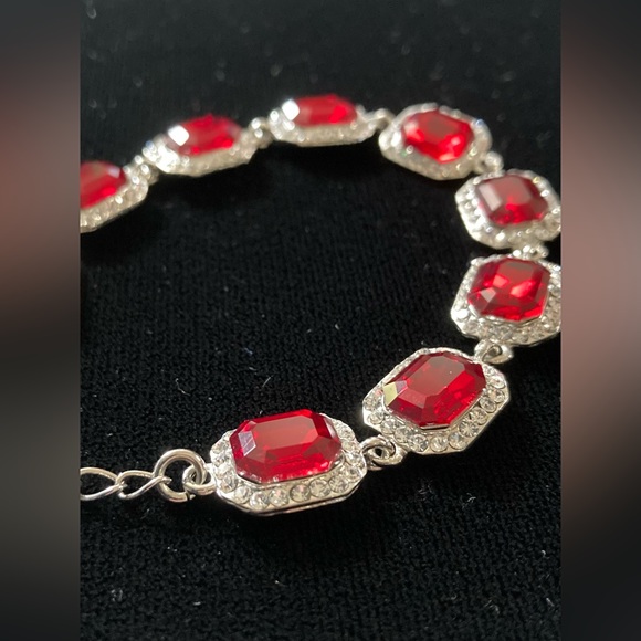 CZ in Ruby & Clear Bracelet Silver-plate over basemetal 9 square cushion stones - Picture 6 of 6